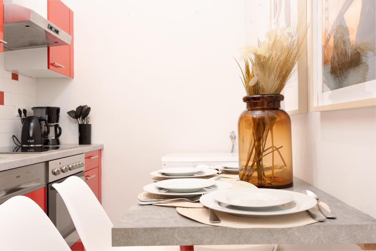 Designer Apartments, 2 Min To U1 Reumannplatz Vienna Exterior photo