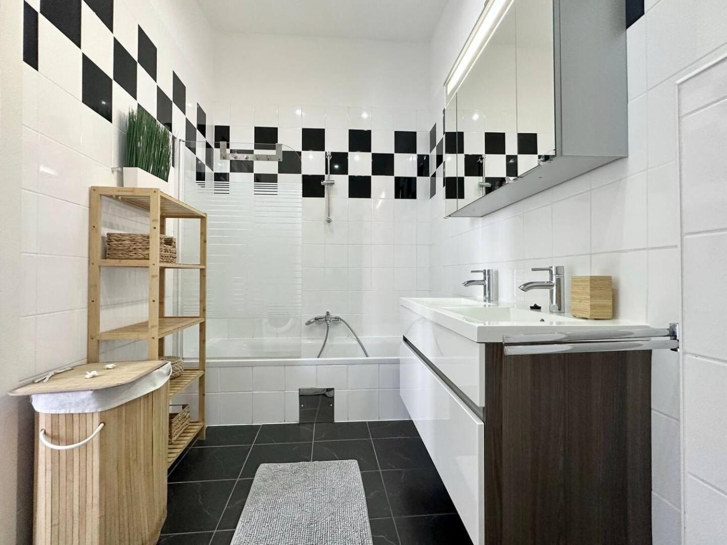 Designer Apartments, 2 Min To U1 Reumannplatz Vienna Exterior photo