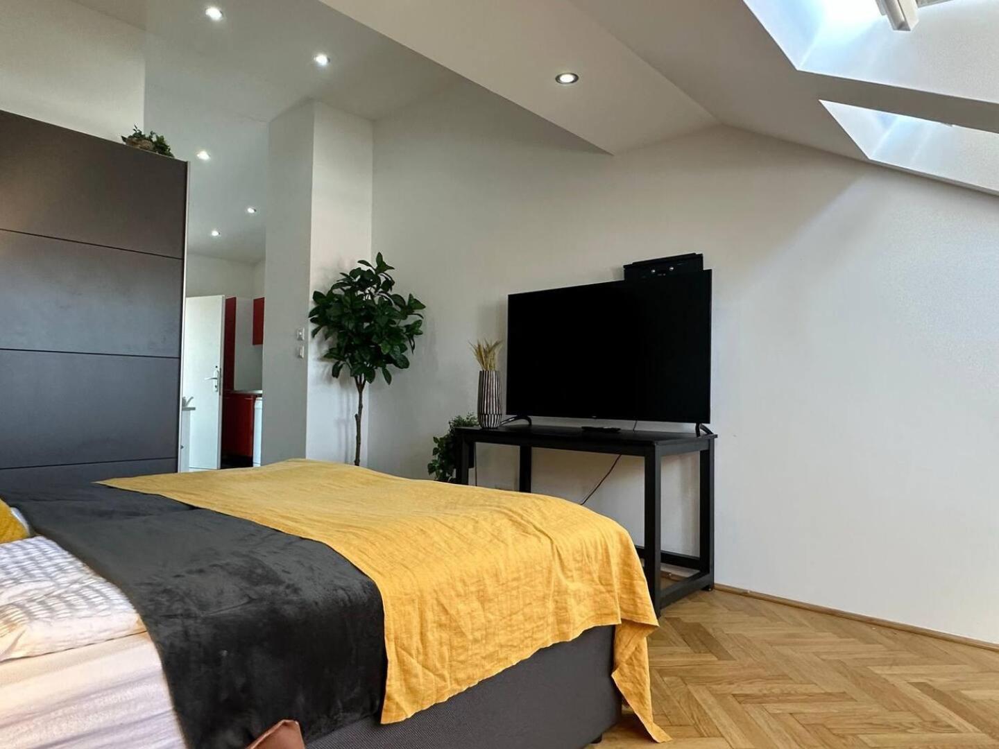 Designer Apartments, 2 Min To U1 Reumannplatz Vienna Exterior photo