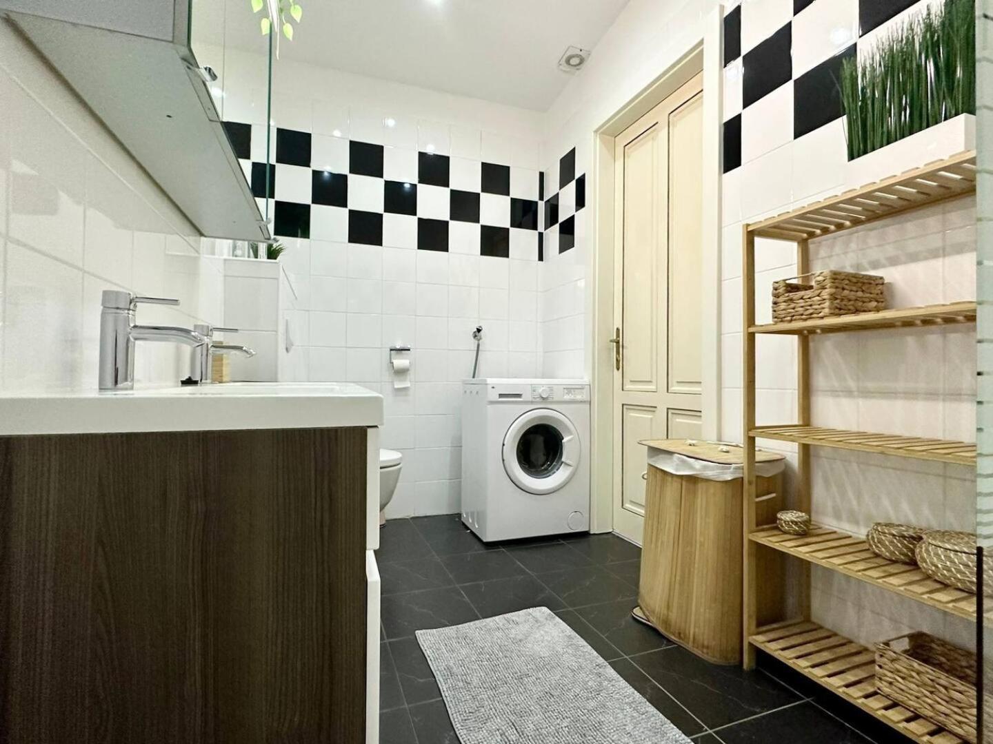 Designer Apartments, 2 Min To U1 Reumannplatz Vienna Exterior photo